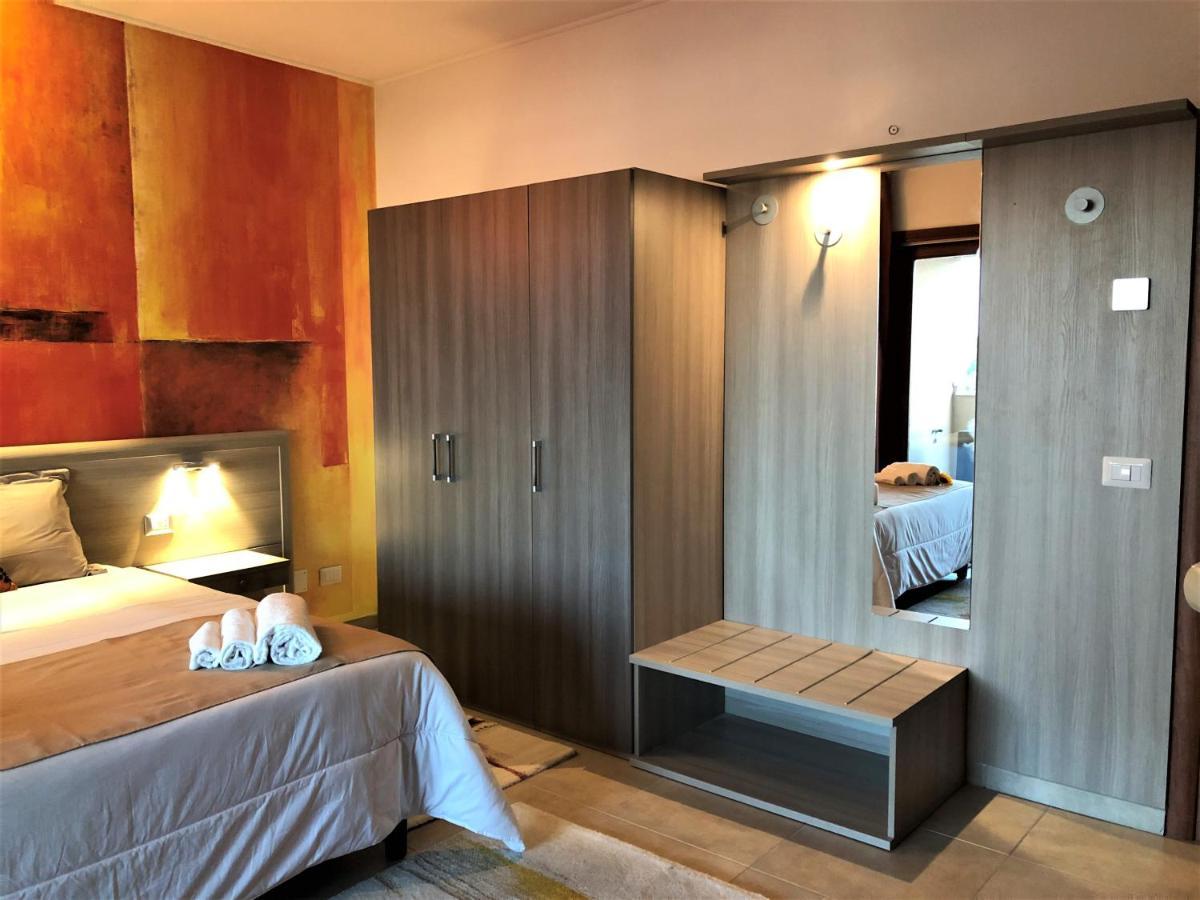 La Piazzetta Guest House Olbia Exteriör bild