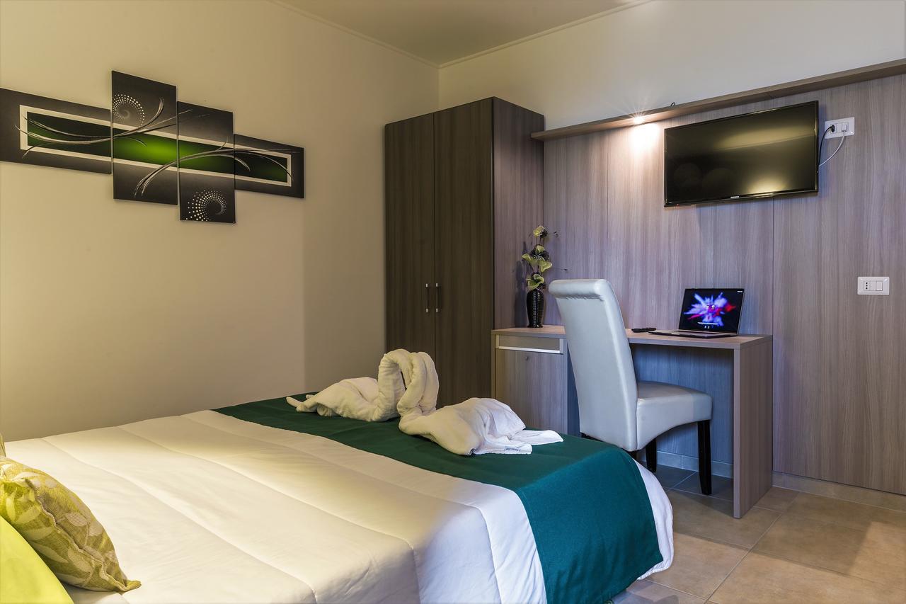 La Piazzetta Guest House Olbia Exteriör bild